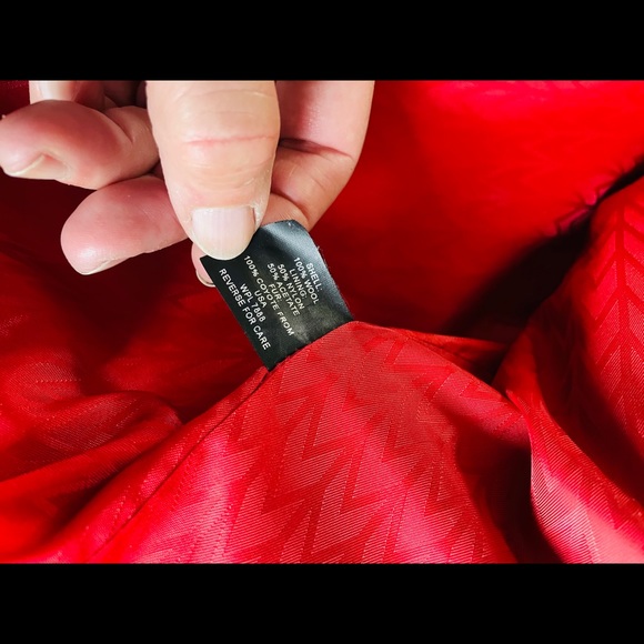 Michael Kors red toggle coat with fur-lined hood - Picture 5 of 5